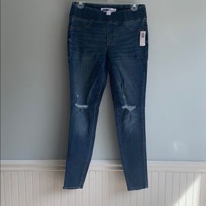 Old Navy Rockstar Jegging NWT Distressed size 4